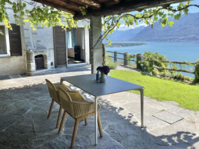 Casa Pipistrello by Fewotessin